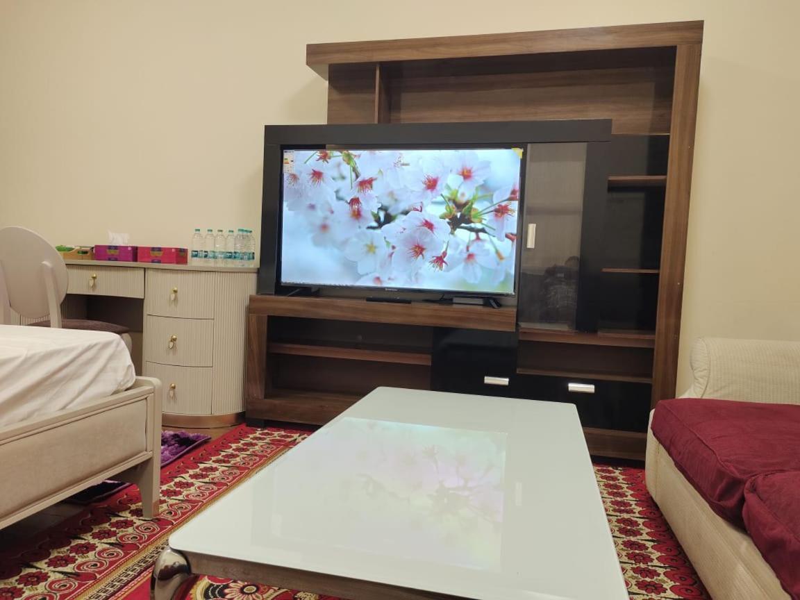 Arnim Suite - 3 Bedrooms Apartment Sharjah Exterior photo
