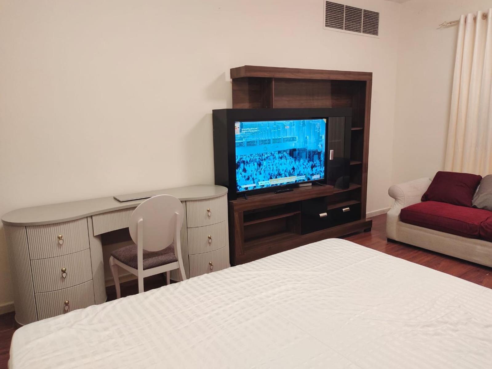 Arnim Suite - 3 Bedrooms Apartment Sharjah Exterior photo