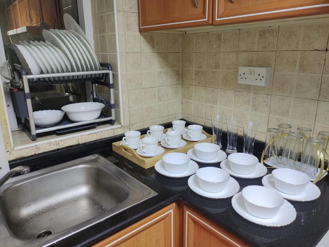 Arnim Suite - 3 Bedrooms Apartment Sharjah Exterior photo